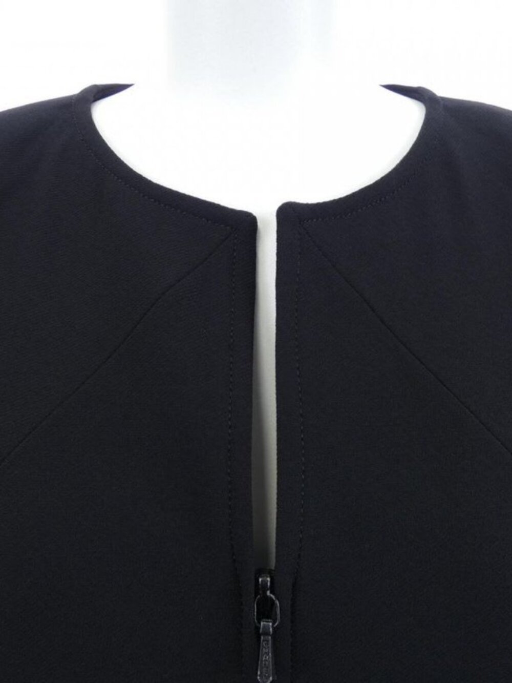 Chanel 98 P Suit Vintage - Picture 8 of 12
